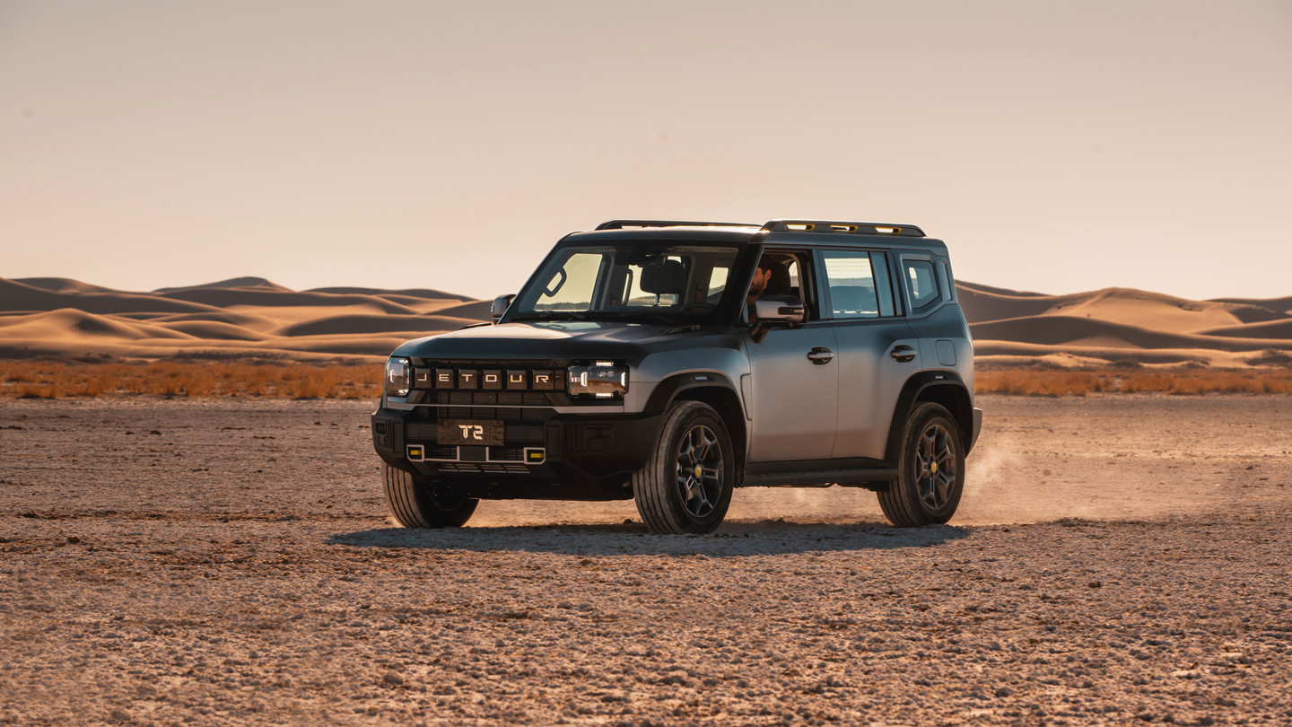 Jetour T2 i-DM 2025 hybrid SUV with 8-year/150,000 km battery warranty and 3-year/30,000 km service packages, ensuring long-t